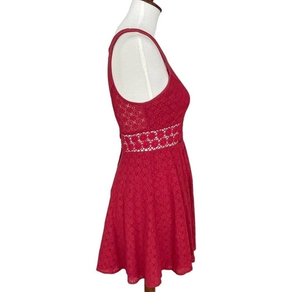 🍀FREE PEOPLE Red Daisy Crochet Lace Fit & Flare Sleeveless Dress Women's Size 2 - Picture 2 of 10